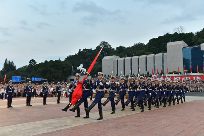 福州市五一广场举行国庆升国旗仪式